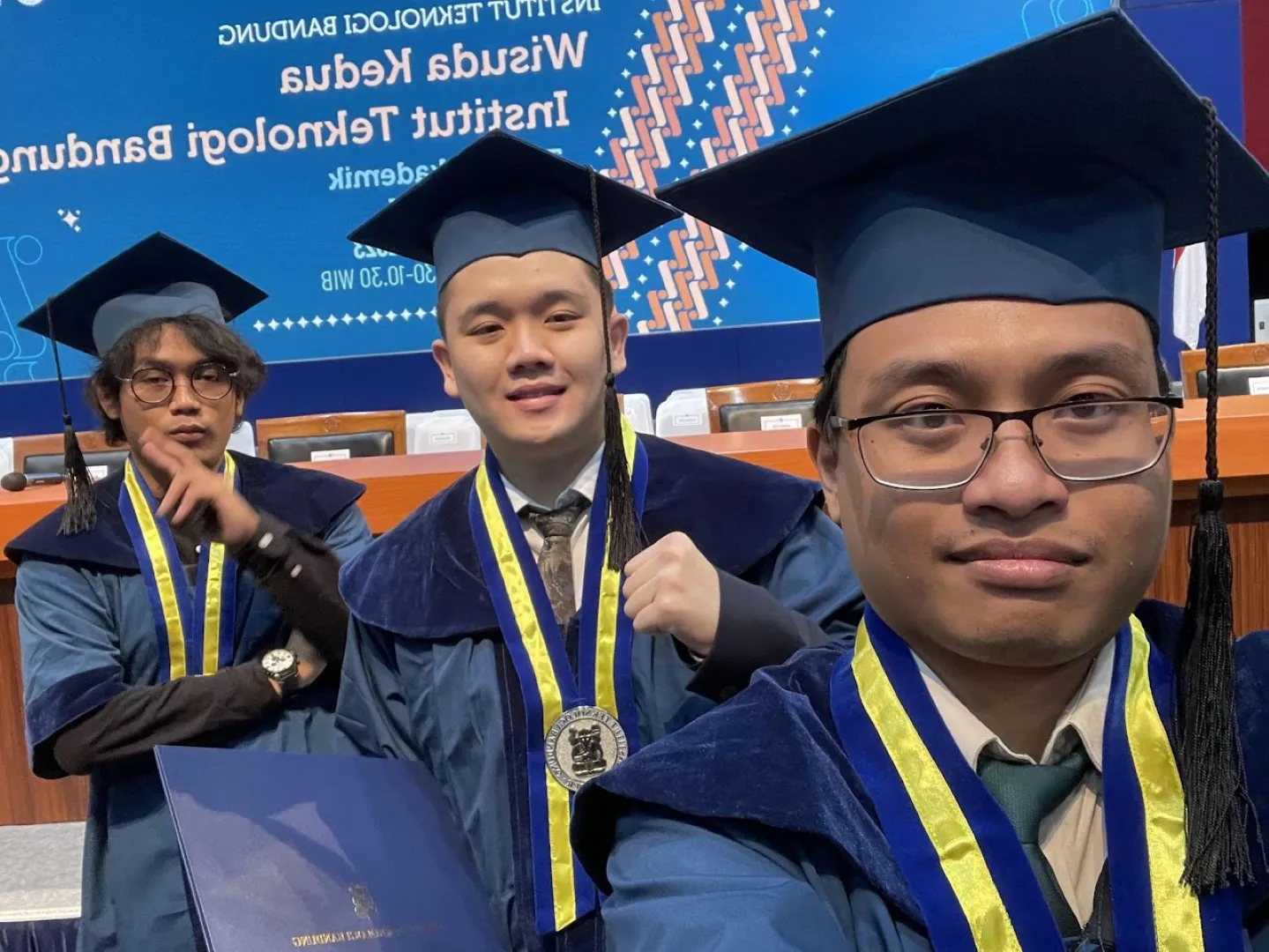 ITB Graduated 2,219 Graduates at the April 2023 Graduation