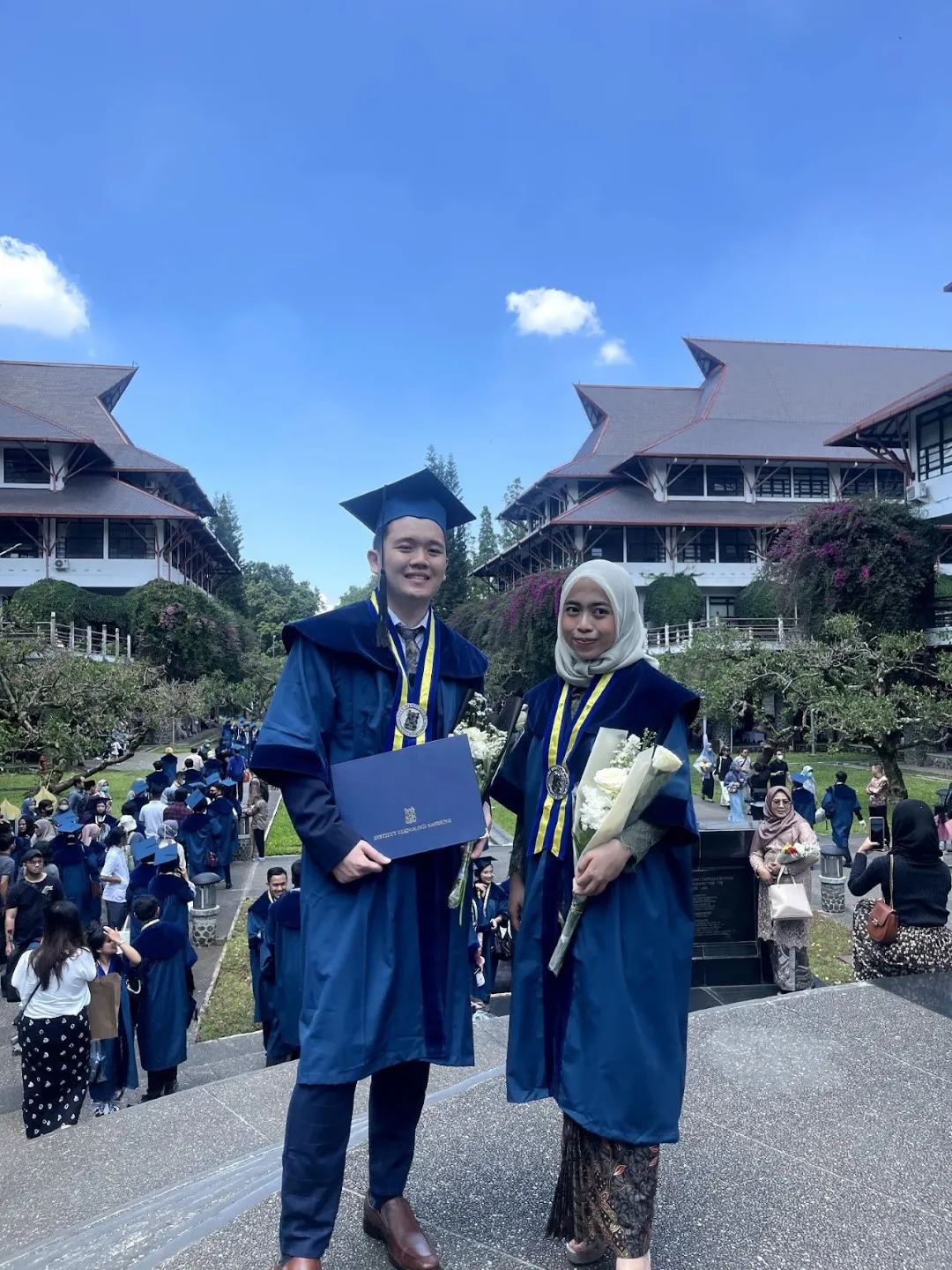 ITB Graduated 2,219 Graduates at the April 2023 Graduation