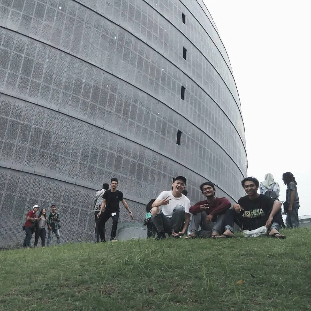 Indonesian Architecture Students Provide Public Space Solutions with Bamboo Touches